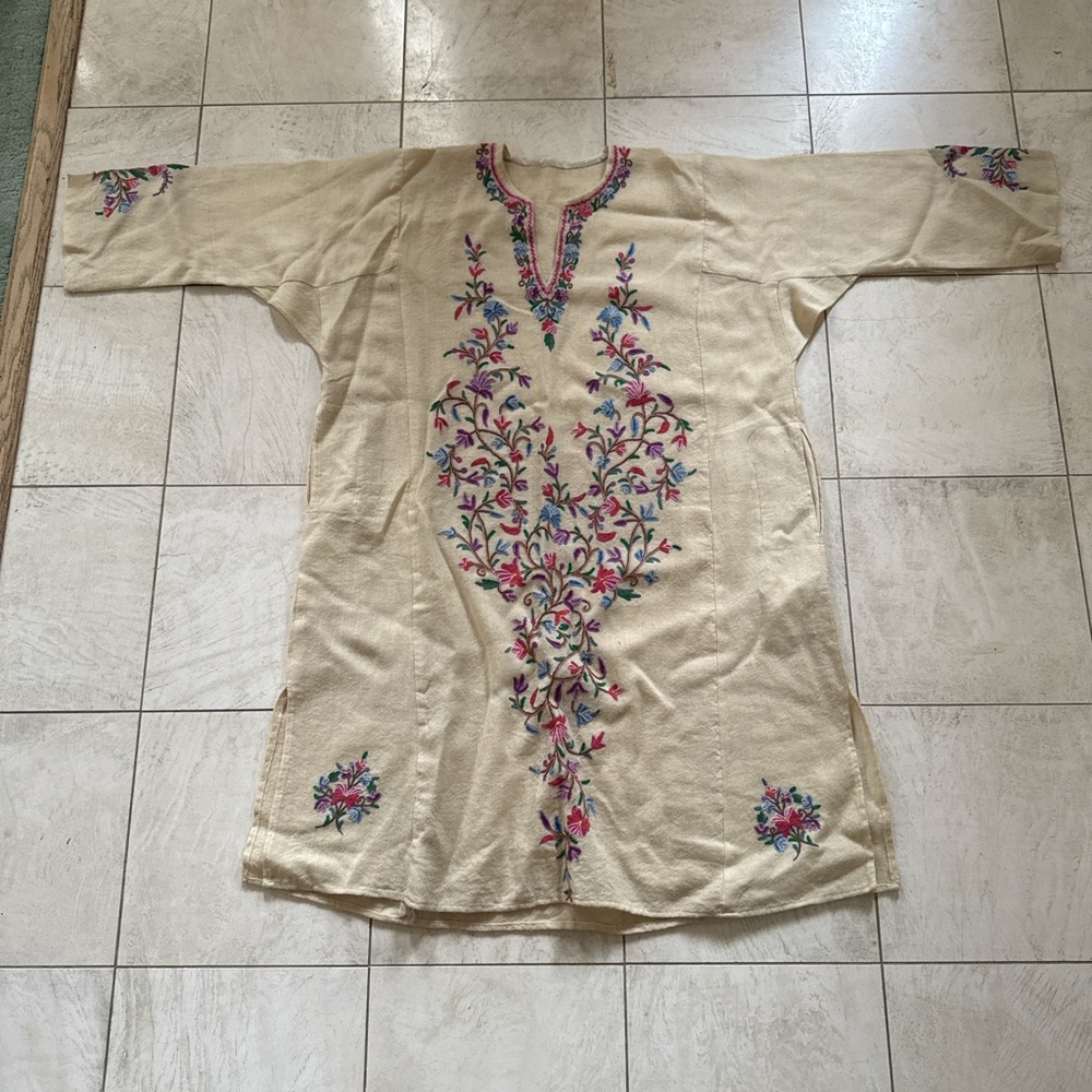 White Cream Kashmiri Embroidered Cotton Kurta Tunic Floral Boho Chic